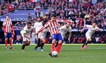 Atlético de Madrid 1-1 Sevilla | Álvaro Morata transformó un penalti por mano del defensor del Sevilla Diego Carlos. 