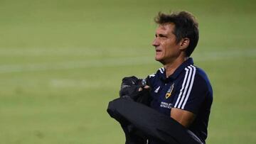 De acuerdo con información de Esporte Interativo de Brasil, el estratega argentino de LA Galaxy vería atractivo dirigir de nuevo en Sudamérica.