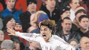 <b>DECISIVO. </b>Hernán Crespo silenció Old Trafford con su gol.