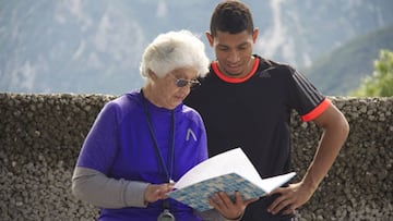 Anna Botha y el r&eacute;cordman mundial de los 400 metros lisos Wayde van Niekerk.