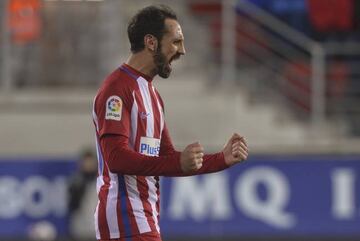 Juanfran is ready to play in midfield for Atletico Madrid against Barcelona