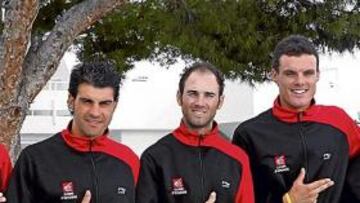 <b>PREPARADOS. </b>Iván Gutiérrez, Pereiro, Valverde, Luis León y Purito.