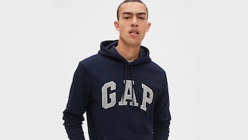 La sudadera Gap de siempre, pero más barata que nunca: cómoda, con capucha y un logotipo que ya es historia de la marca en Amazon.