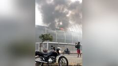 El impresionante incendio del estadio Arena Castelao