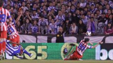 En el Deportivo-Atlético, se pidió penalti por posible mano en el área del Atlético.