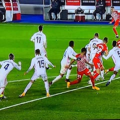 Para Iturralde "es penalti" el agarrón de Casemiro a Herrera