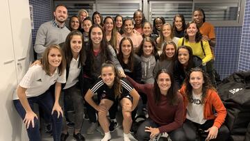 Jugadoras del Tacon con miembros de AFE.