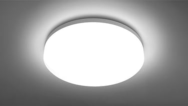 5 plafones LED de techo para iluminar y decorar el baño