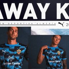 La segunda equipación del Almería será negra y azul