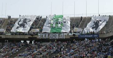 Un tifo del Betis, algo habitual en la grada de Montjuïc.