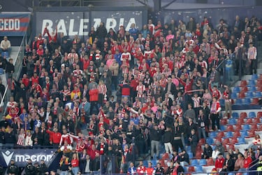 Gran ambiente en el Ciutat de Valencia. 