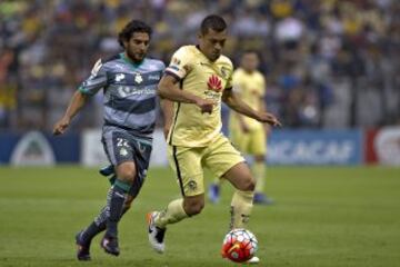 El juego por momentos se trabó en media cancha. 