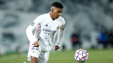 Rodrygo, en una de sus acciones contra el Mönchengladbach donde asistió en el 2-0 de Benzema.
