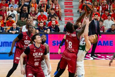 El Unicaja tira de galones ante el UCAM y fuerza el desempate