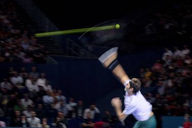 Roger Federer to face Del Potro in his 13th Basel final