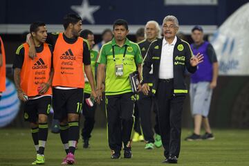 El juego terminó empatado 2-2 con goles de 'Chicharito' y Héctor Herrera. Por Argentina descontó el 'Kun' Agüero y empató el propio Lionel Messi