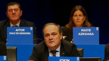 SAN SEBASTIÁN, 29/11/2022.- El presidente de la Real Sociedad, Jokin Aperribay, se presenta a la reelección en la Junta General de Accionsitas del club donostiarra, este martes en el Palacio de Congresos y Auditorio Kursaal, en San Sebastián. EFE/ Gorka Estrada