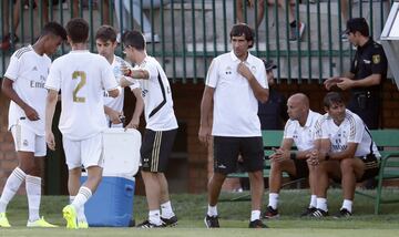 Raúl González Blanco ha dirigido el primer partido del Real Madrid Castilla frente a la Gimnastica Segoviana en el Municipal de La Albuera.