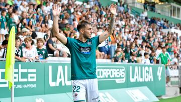 Iker Losada continuará otra temporada en el Racing de Ferrol.