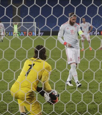 Yann Sommer adivinó y paró el segundo penalti lanzado por Sergio Ramos.