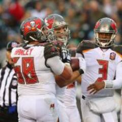 Jameis Winston da cinco pases de touchdown ante los Eagles
