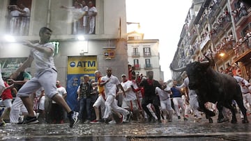 Resumen del segundo encierrro de San Fermín 2018: bajo la lluvia