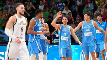 Basketball - FIBA EuroBasket 2025 - Quarter Finals - Lithuania v Greece - Xiaomi Arena, Riga, Latvia - September 9, 2025 Greece's Giannoulis Larentzakis, Giannis Antetokounmpo and teammates celebrate after the match REUTERS/Ints Kalnins