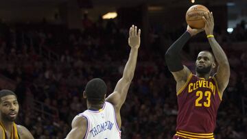 PHILADELPHIA, PA - NOVEMBER 27: LeBron James #23 of the Cleveland Cavaliers shoots over Hollis Thompson #31 of the Philadelphia 76ers in the fourth quarter at Wells Fargo Center on November 27, 2016 in Philadelphia, Pennsylvania. The Cavaliers defeated the 76ers 112-108. NOTE TO USER: User expressly acknowledges and agrees that, by downloading and or using this photograph, User is consenting to the terms and conditions of the Getty Images License Agreement. Mitchell Leff/Getty Images/AFP
== FOR NEWSPAPERS, INTERNET, TELCOS & TELEVISION USE ONLY ==