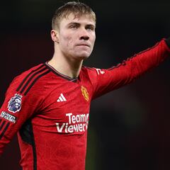 Why is Rasmus Hojlund not playing for Manchester United against Nottingham Forest in the Premier League?