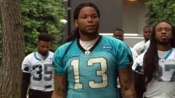 Kelvin Benjamin exhibe sin vergüenza michelines en Carolina