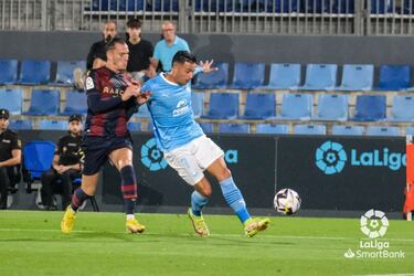 Bien colocado, siempre suma en ataque. En esta ocasión su diana so sirvió para que su equipo sumara un punto más. No obstante, su partido fue muy destacado, con la guinda del gol, pese a la derrota.