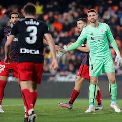 El fuerte de Unai Simón y la anarquía de Pape Gueye