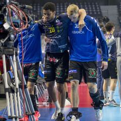 El lateral del Ademar Leandro Semedo dice adiós a la temporada
