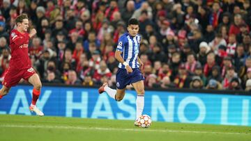 Luis D&iacute;az, extremo del Porto, fue uno de los destacados a pesar de la derrota 2-0 ante Liverpool en Anfield. El colombiano fue el m&aacute;s insistente en ataque