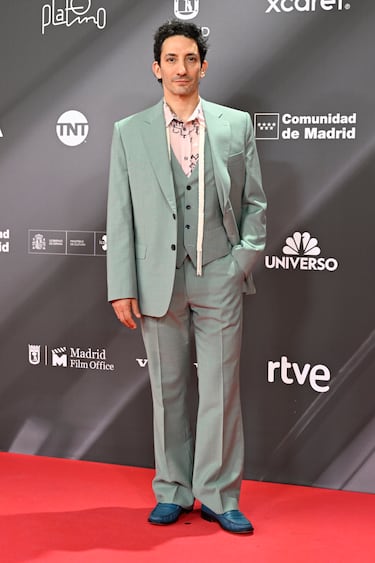 Juan Minujín posa en la alfombra roja. 