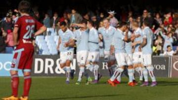 Los jugadores del Celta celebran el gol de Iago Aspas.