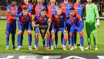 Yerevan (Armenia), 03/11/2022.- Players of FC Basel line up prior to the UEFA Europa Conference League group H soccer match between FC Pyunik Yerevan and FC Basel, in Yerevan, Armenia, 03 November 2022. (Basilea) EFE/EPA/PHOTOLURE
