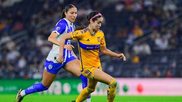 (L-R), Myra Delgadillo of Monterrey and Greta Espinoza of Tigres during the game Monterrey vs Tigres UANL, corresponding to first leg match of Semifinals the Torneo Apertura 2023 of the Liga BBVA MX Femenil, at BBVA Bancomer Stadium, on November 17, 2023.
<br><br>
(I-D), Myra Delgadillo de Monterrey y Greta Espinoza de Tigres durante el partido Monterrey vs Tigres UANL, correspondiente al partido de ida de Semifinales del Torneo Apertura 2023 de la Liga BBVA MX Femenil, en el Estadio BBVA Bancomer, el día 17 de noviembre de 2023.