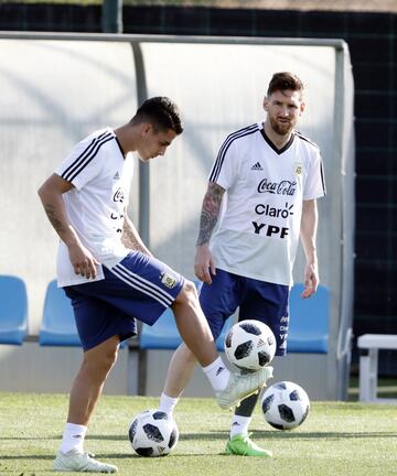 Barcelona 01Junio 2018, Espaa
Previa al Mundial 2018
Entrenamiento de la seleccion Argentina Ciudad Deportiva Joan Gamper, Barcelona.
Lionel Messi de la Seleccion Argentina y Cristian Pavon de la Seleccion Argentina\
Foto Ortiz Gustavo
