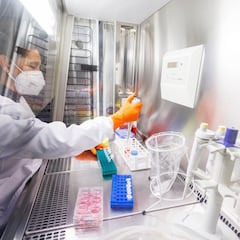 Las personas que deben vacunarse en España por la viruela del mono