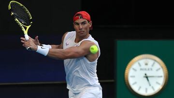 Rafa Nadal entrena con Karen Khachanov como preparaci&oacute;n para la ATP Cup Group en el RAC Arena de Perth, Australia.