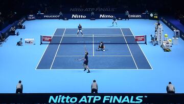 Imagen de un partido de dobles durante las Nitto ATP Finals en Londres.