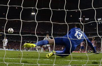 24 de mayo de 2014. Partido de la final de la Champions League entre el Real Madrid y el Atlético de Madrid en Lisboa (4-1). Cristiano Ronaldo marcó el 4-1 de penalti. 