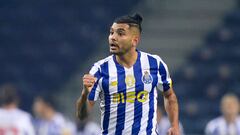 Medios italianos señalan que Tecatito cumple con requisitos para llegar al Milan