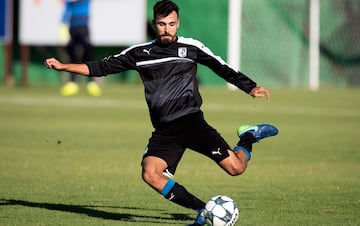 Jonathan Bornstein, exjugador de los Tigres y ahora elemento del Querétaro, tiene 4 partidos y 315 minutos con la Sub-20 de los Gallos.