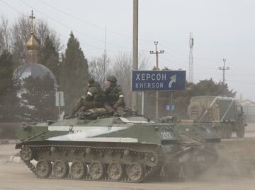 Rusia ha dado comienzo a la guerra con Ucrania iniciando la pasada madrugada una "operación militar especial" en el Donbás. El presidente ruso, Vladímir Putin, ha anunciado la operación y varias ciudades del este ucranio, desde Sloviansk y Kramatorsk a Járkov, a 30 kilómetros de la frontera rusa, fueron agredidas.