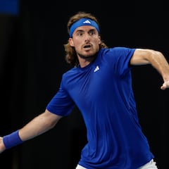 La Grecia del dubitativo Tsitsipas barre a Japón