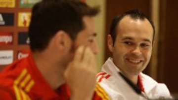 Casillas e Iniesta, juntos en la Selección.