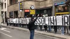 Ultras de la Lazio hacen saludo fascista y honran a Mussolini