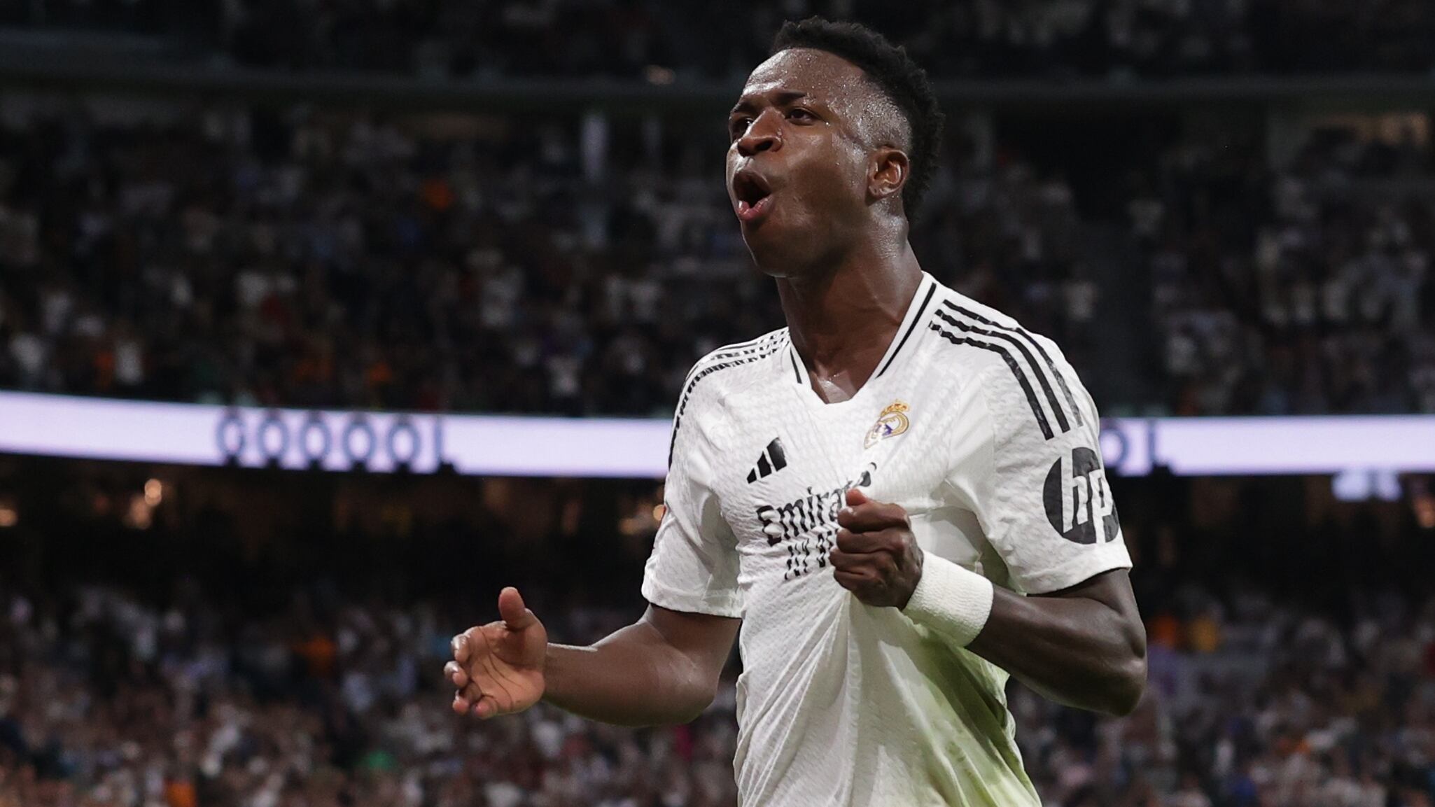 Vinicius celebra en el Bernabéu el gol que sentenció el partido ante el Villarreal el pasado sábado día 5.